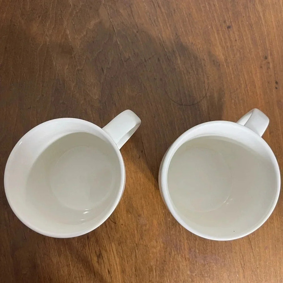 Two Starbucks Mugs 2017 Offset Logo Green White EUC - Picture 4 of 5
